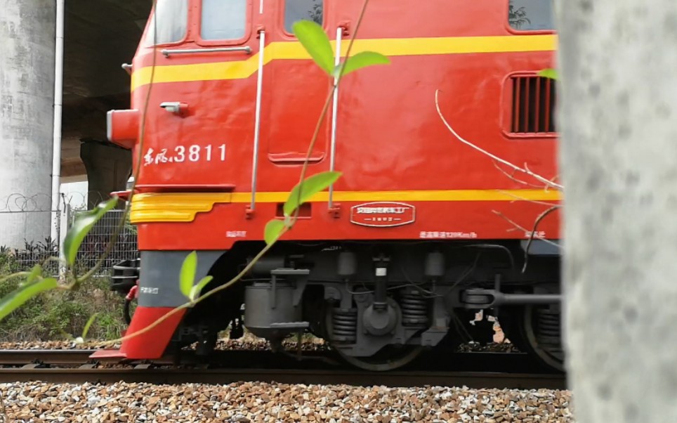 df4b 3811牵引k235通过