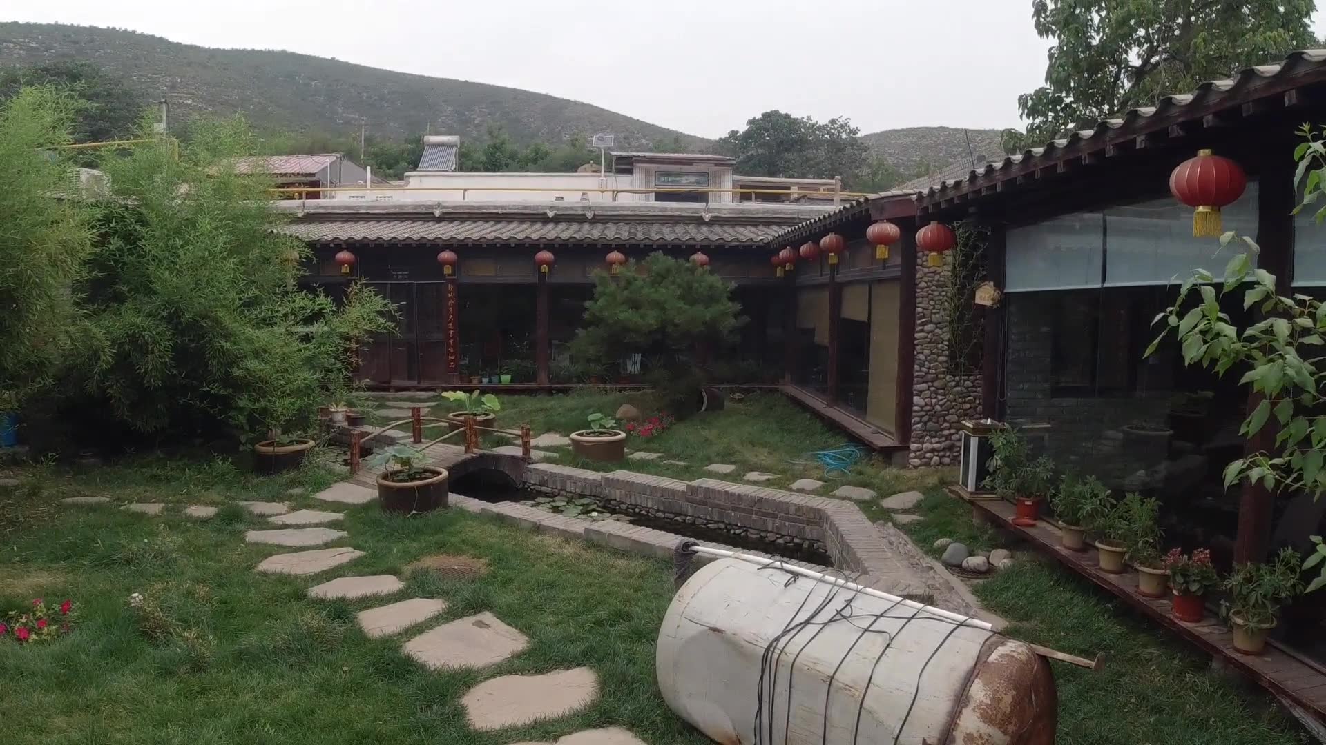 走进石家庄鹿泉岸下石窑小镇,古民居的开发保护就是改成民宿吗?