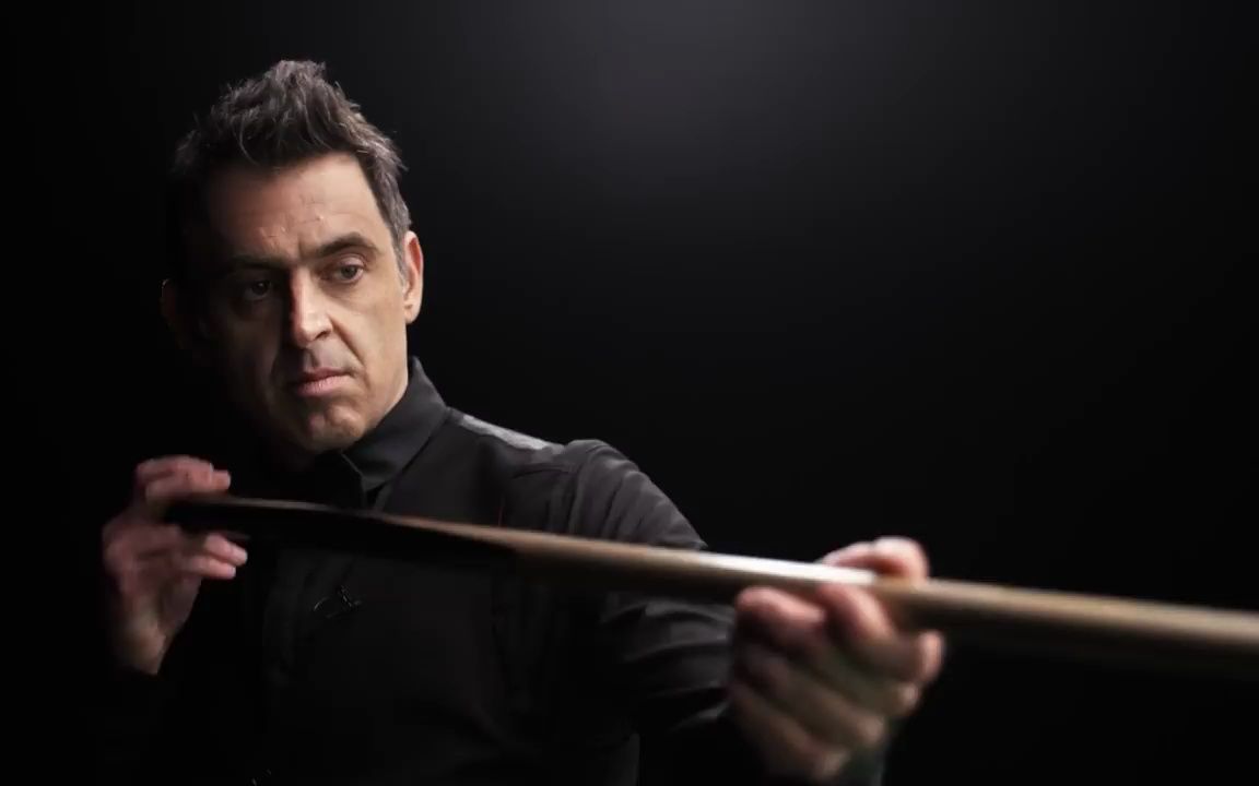 奥沙利文亲自示范击球