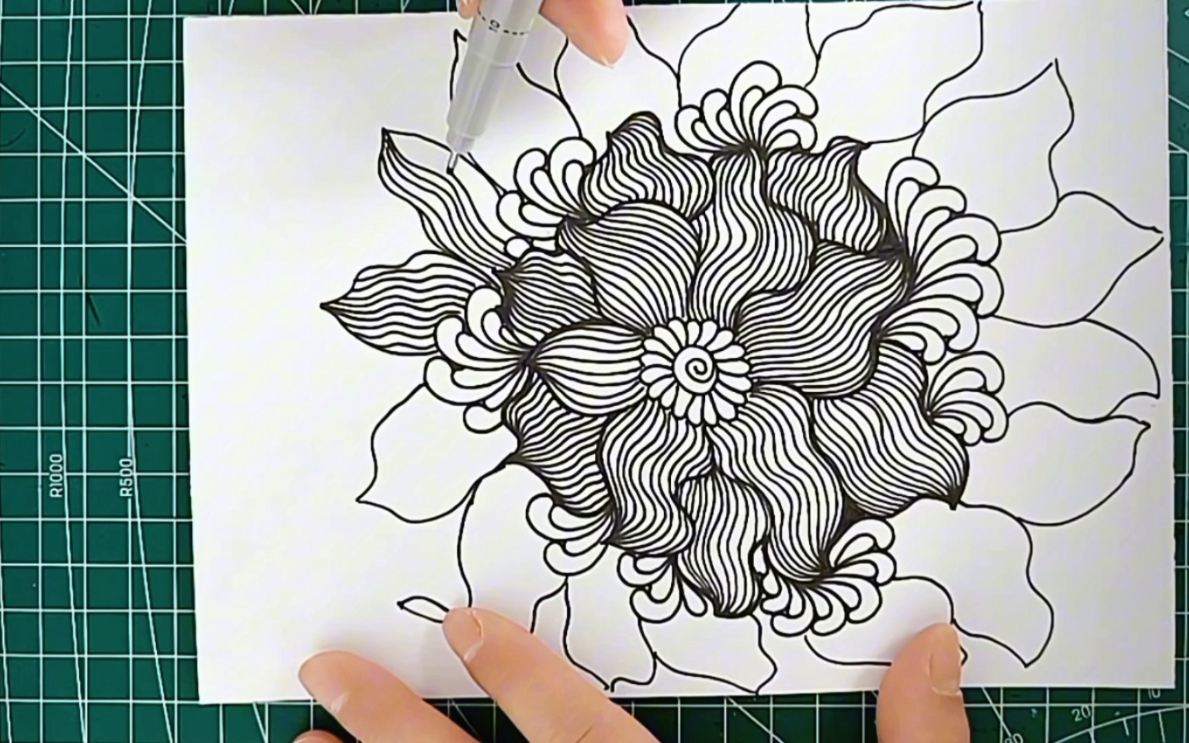 简单禅绕画,轻松来解压!100天禅绕画 - 18禅绕画是无论您是在办公室、家中或户外,都可以轻松地进行创作,让自己的心灵得到放松和滋养。-懒懒 ...