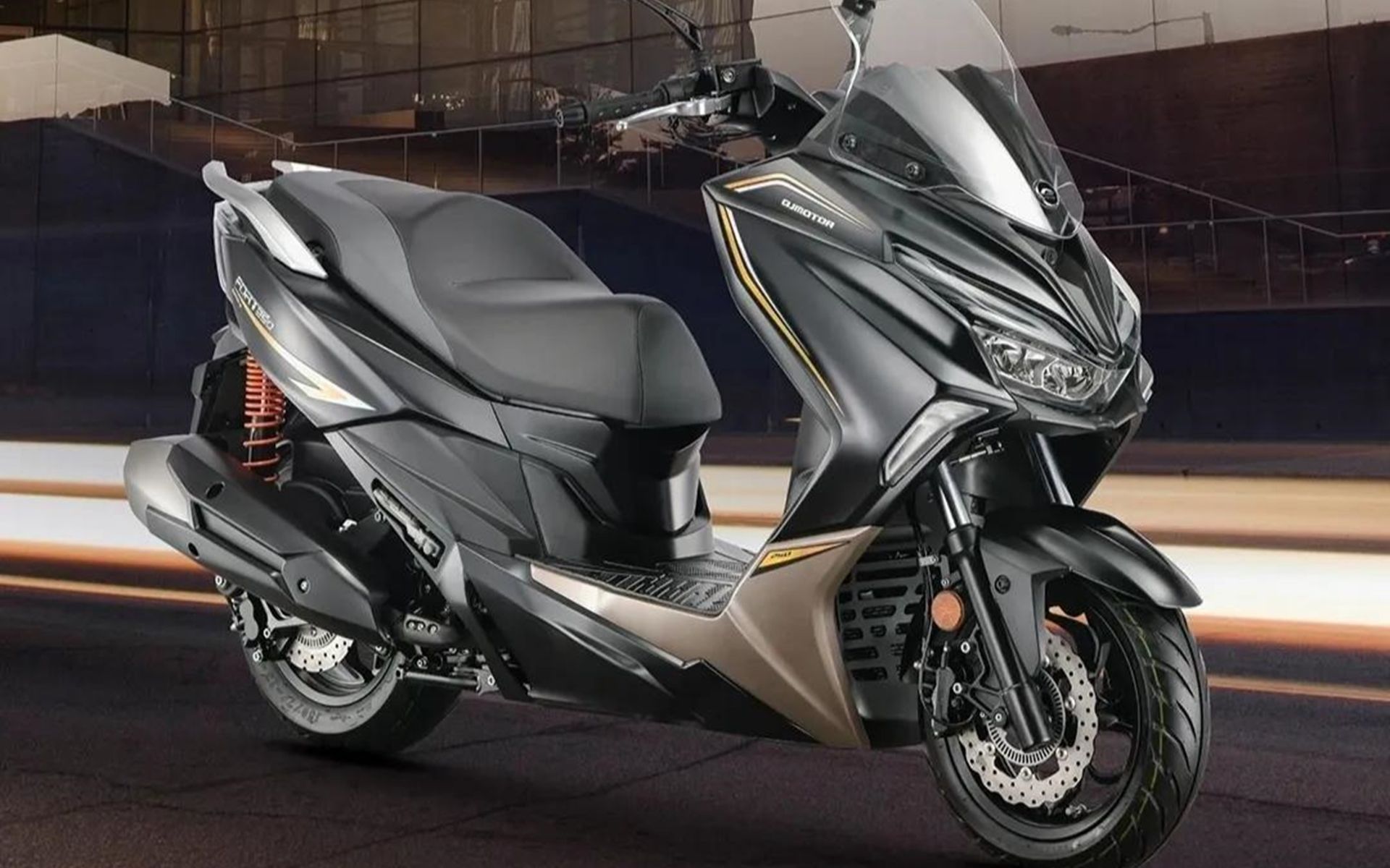 狙击无极!钱江推出鸿250纪念版,售价15999元