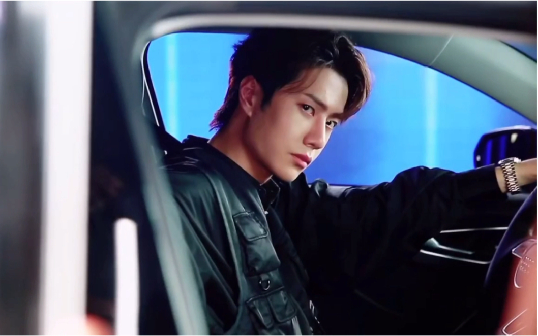 王一博最新代言奥迪q2l家族强音大使想做你的副驾驶