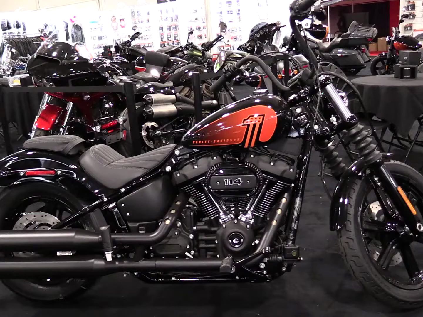 2022款哈雷戴维森鲍勃114