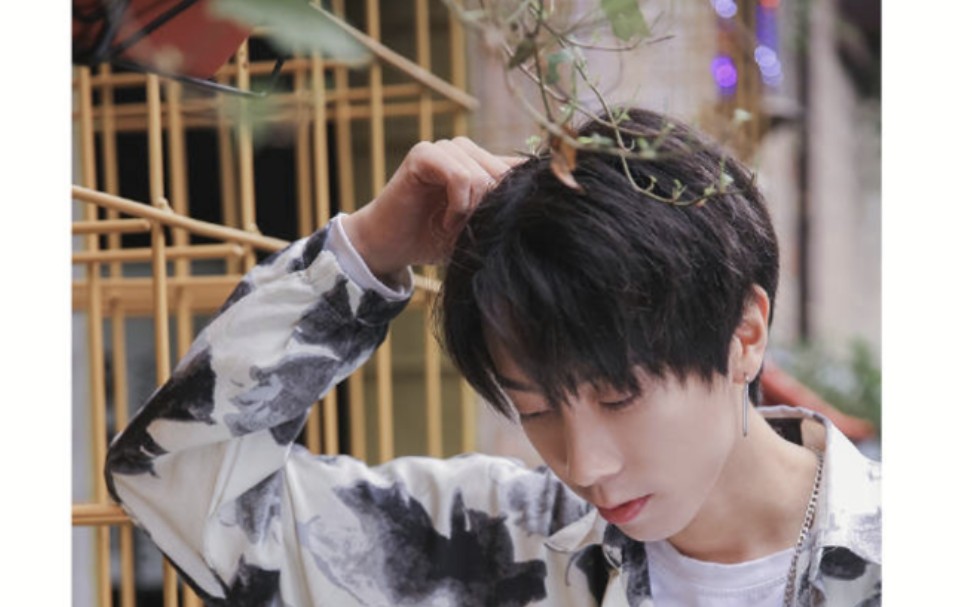 蚯蚓 不齐舞团_哔哩哔哩 (゜-゜)つロ 干杯~-bilibili