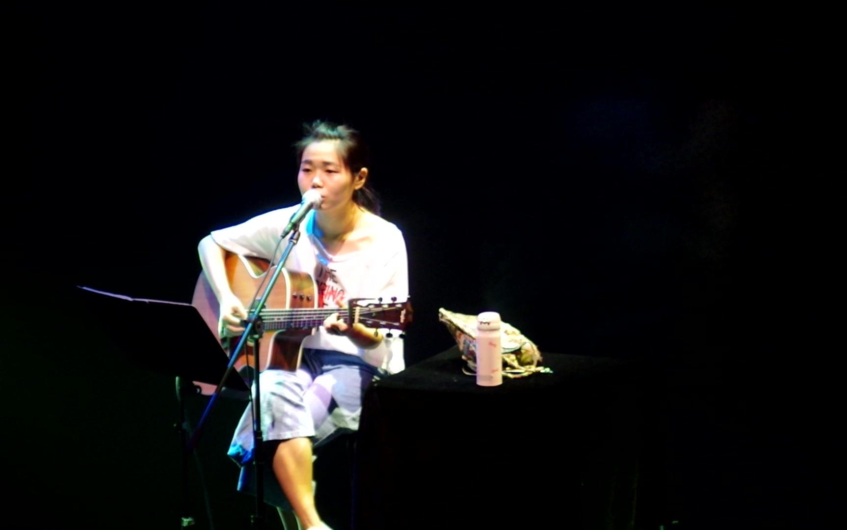 一腔诗意喂了狗 B站