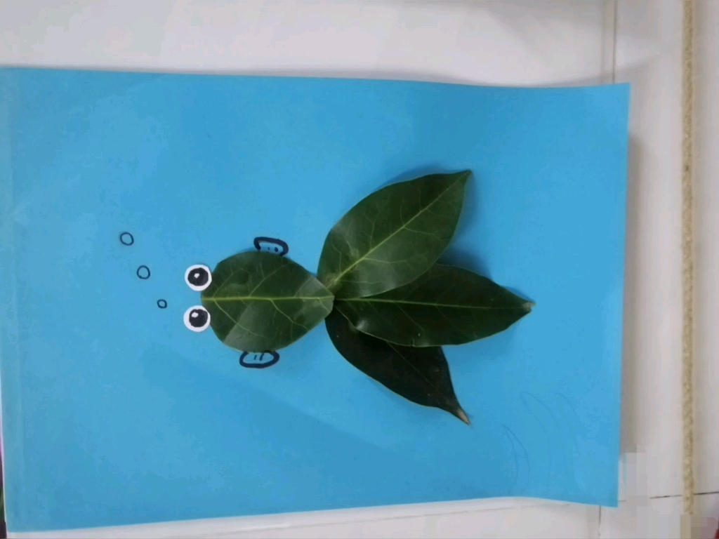 树叶制作漂亮的手工作品