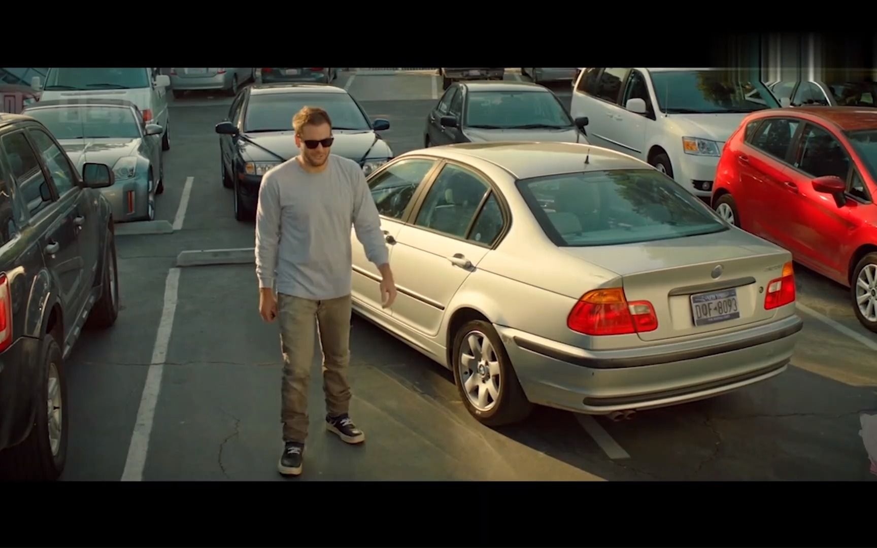 喜剧电影:在外国别惹路怒症,不然随便要吃枪子!