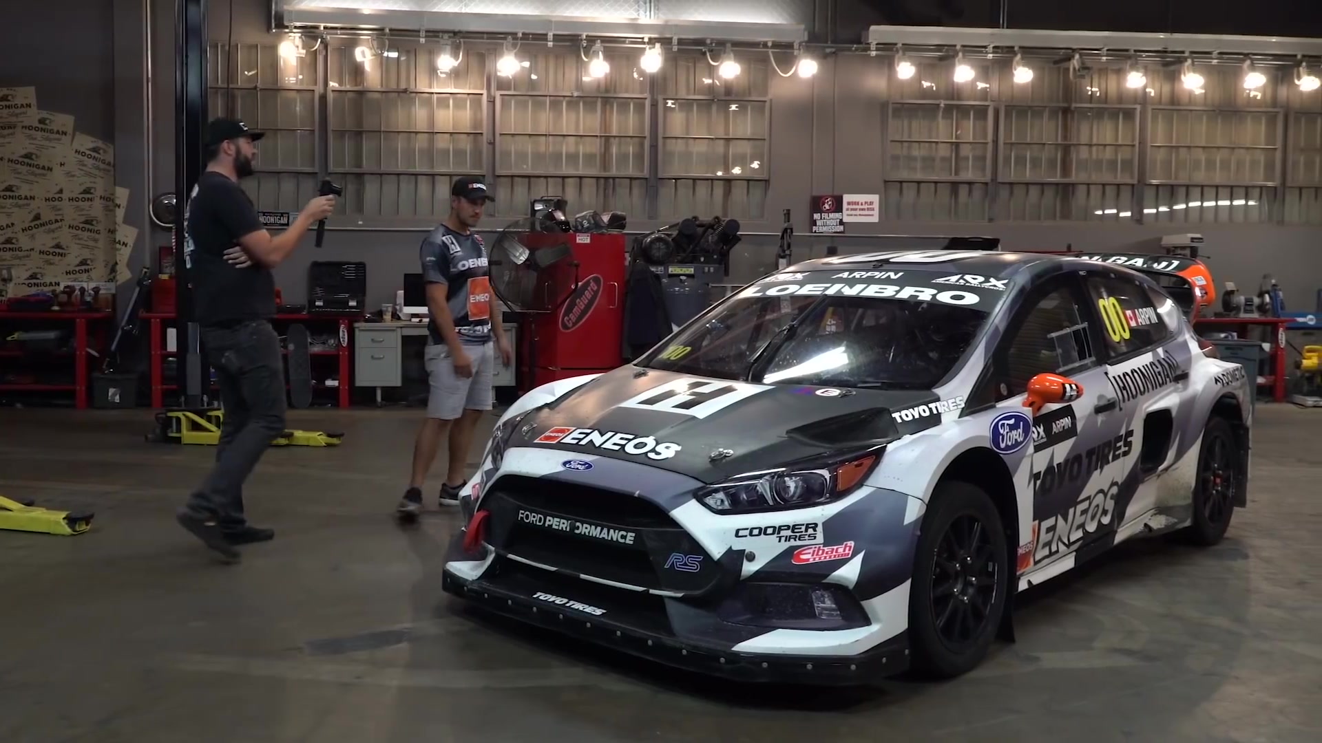 福特福克斯600匹四驱rs rx-两秒内0到100公里