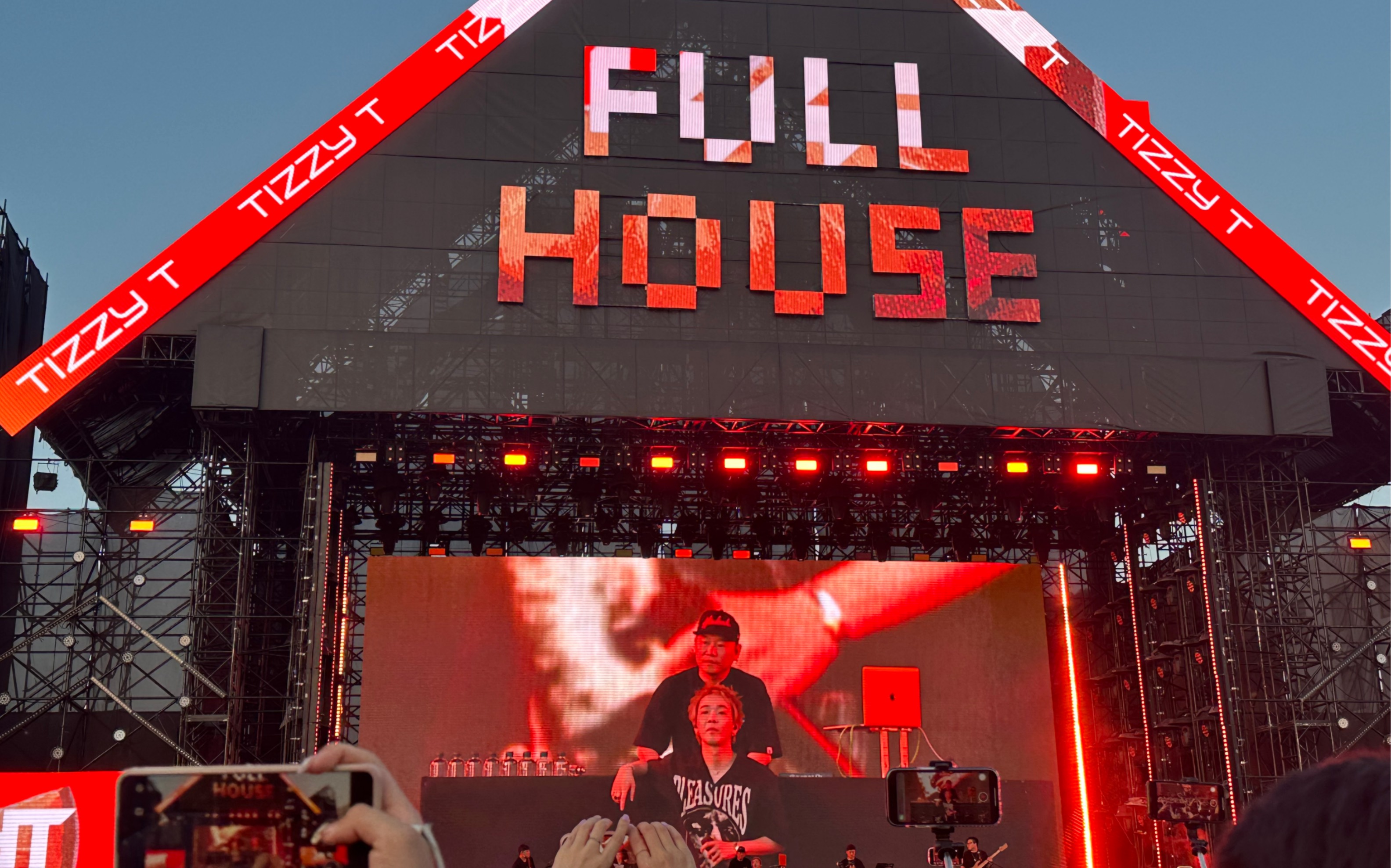 2023满堂-谢锐韬tizzy t#头文字t#超你车的上个礼拜,双手握着方向盘没