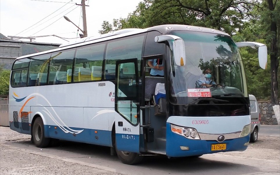 北京公交房22路zk6107he 6389606车出站