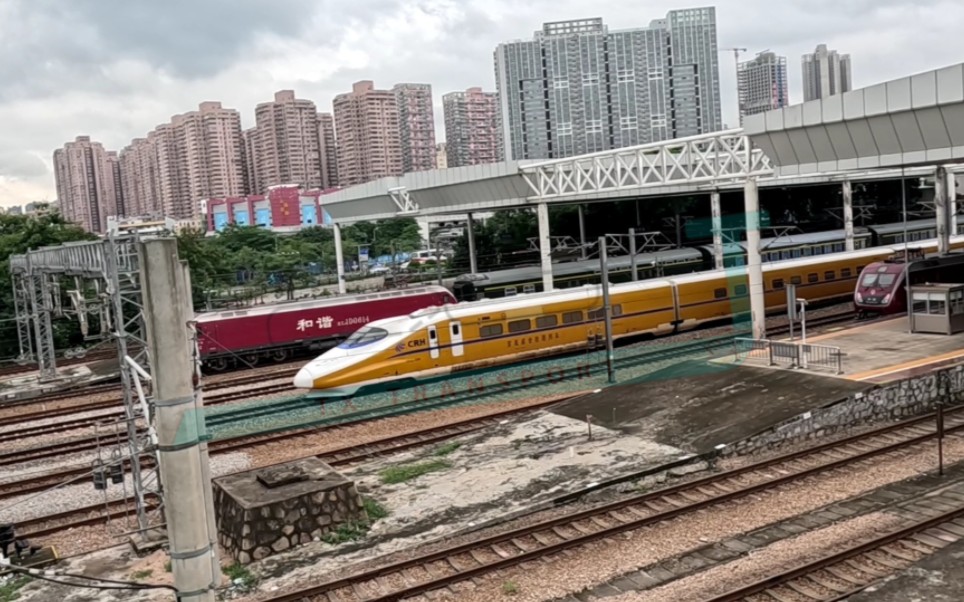 crh2j-0205(原:crh2-139e)通過深圳东站