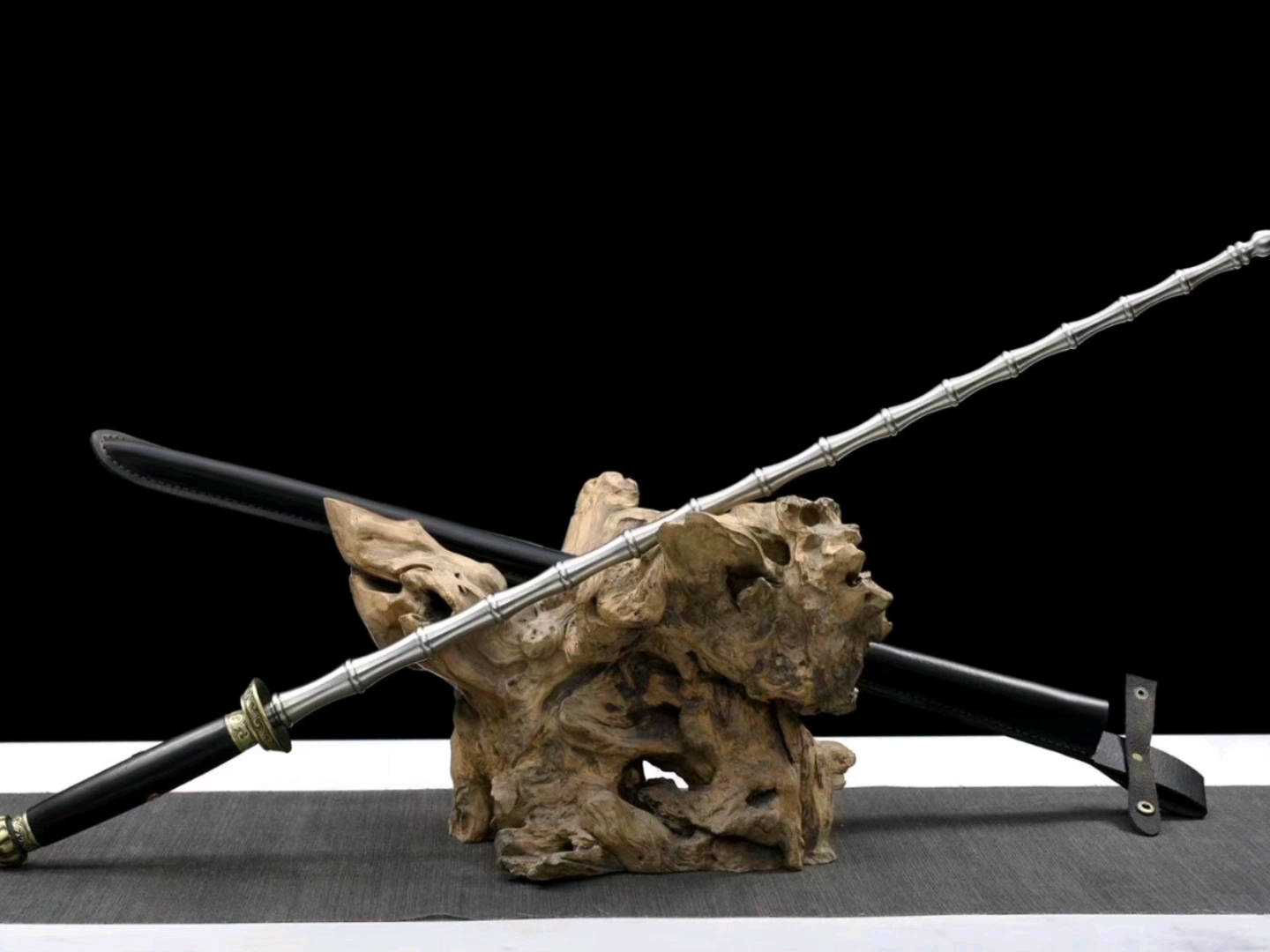 双鞭呼延灼的一条钢鞭 十八般兵器 绣春雁翎刀和风堂美术刀剑龙泉宝剑