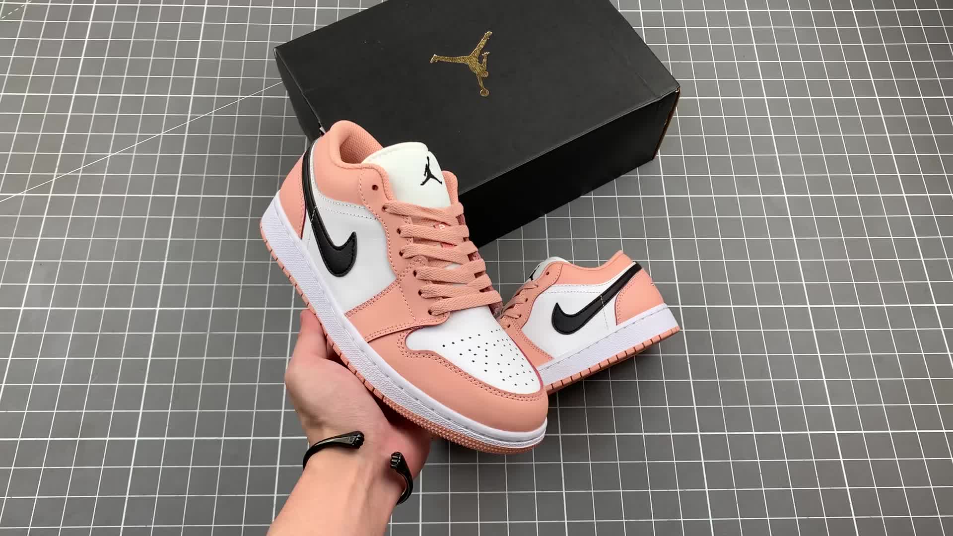 airjordan1low粉aj1乔1低帮休闲板鞋同官方配色nb5w