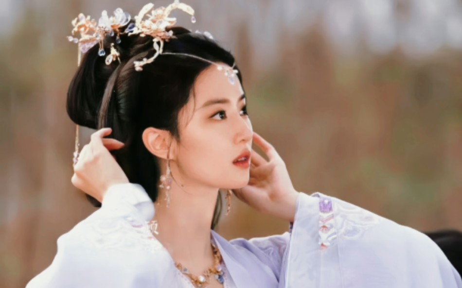 当刘亦菲穿上叶冰裳的衣服【不喜勿入】