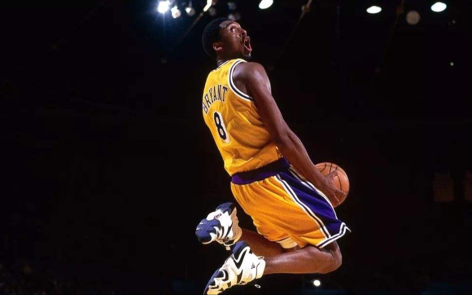 "那一晚,上帝穿了8号"——科比.