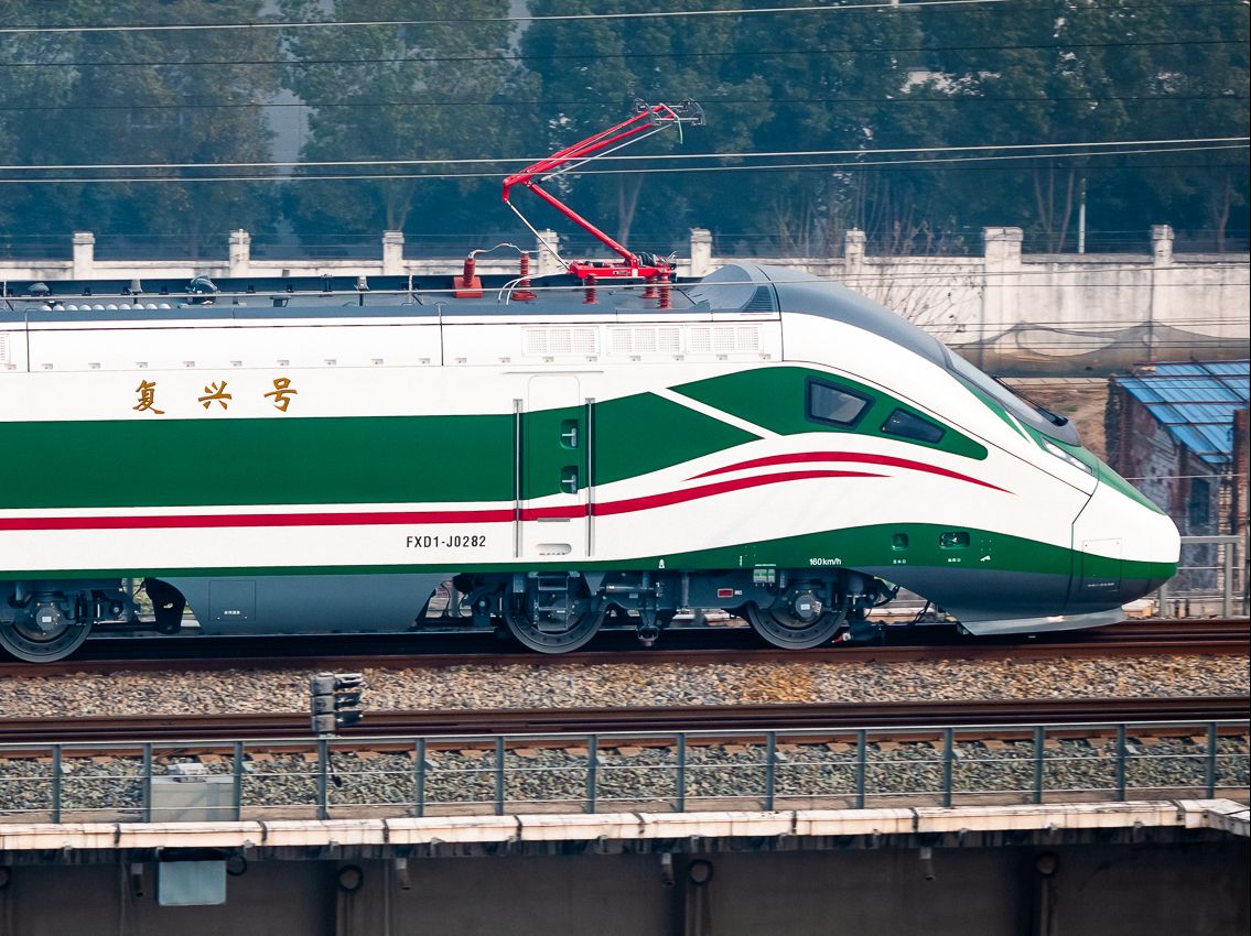 【中国铁路】武汉局ad钙奶动集列车试运!车次55131开往十堰方向