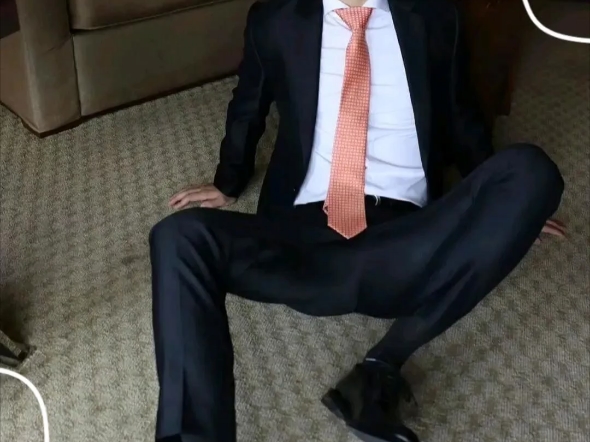 正装西装黑袜,帅棒棒哒