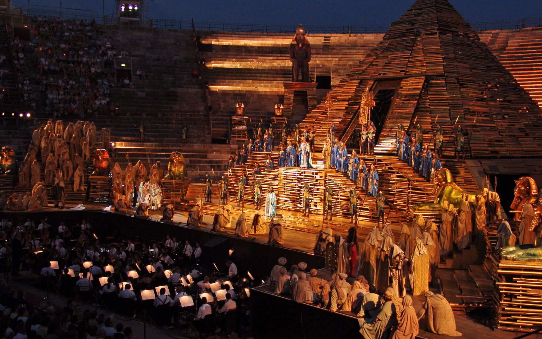 威尔第《阿依达》2012年维罗纳歌剧节 维罗纳古罗马剧场 和慧主演