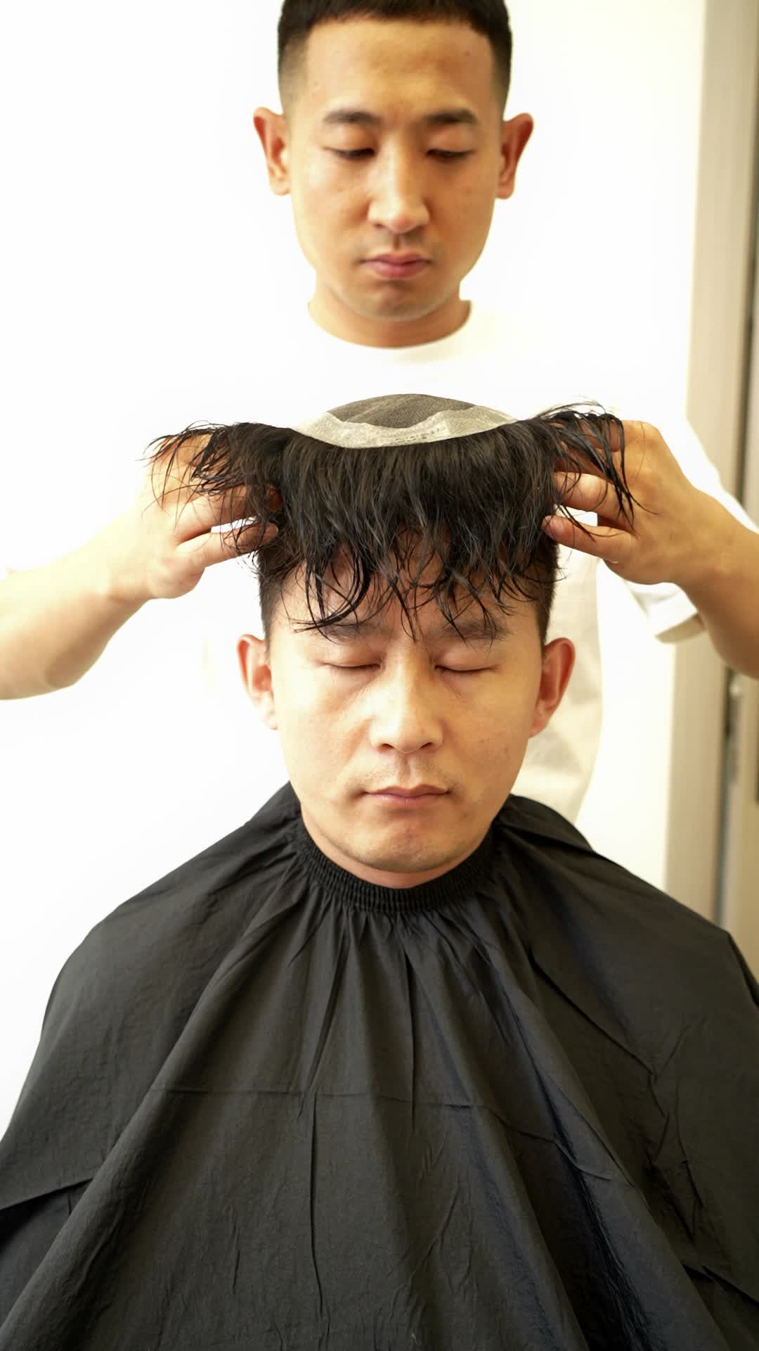 中老年买假发专卖店为大家展示假发佩戴效果;效果逼真,支持假发定制