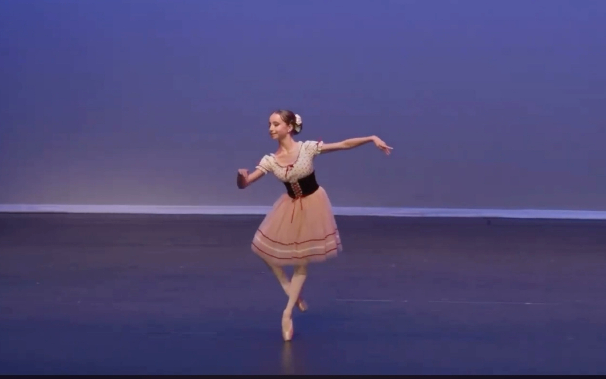 Erica Romanenko, 13 years old, Giselle Peasant Pas Variation吉赛尔农民女变奏哔哩哔哩bilibili