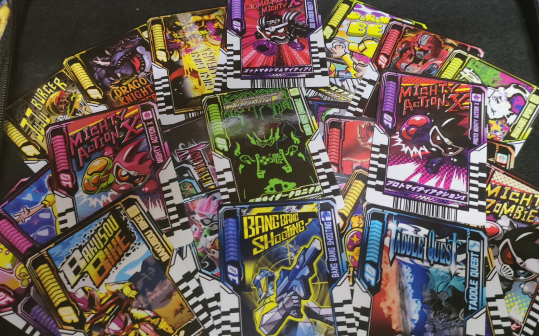 万能歌查德 假面骑士exaid 转玩卡带凯米卡 组团预告(/≧▽≦/)