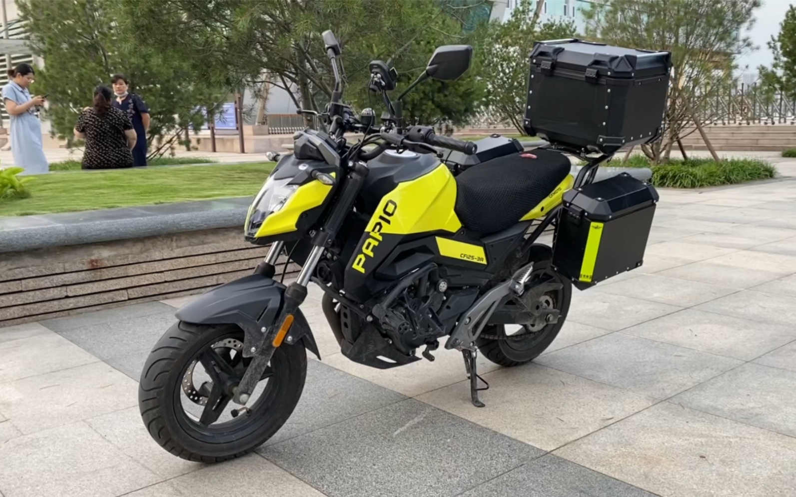 春风狒狒装上三箱是什么效果? 工作之余,去小埠东橡胶坝转转