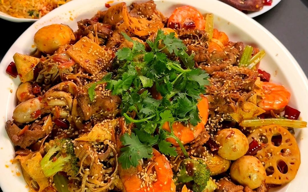 今晚宵夜简单吃个麻辣香锅 麻辣鸭头