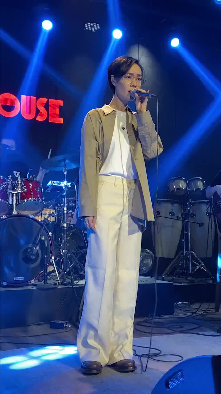 人生漫漫你总要遇见该遇见的人经历该经历的事tzhouse音乐