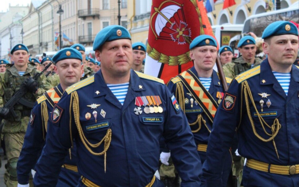 俄罗斯武装力量俄罗斯空降兵14勤务服与17礼服造型交流