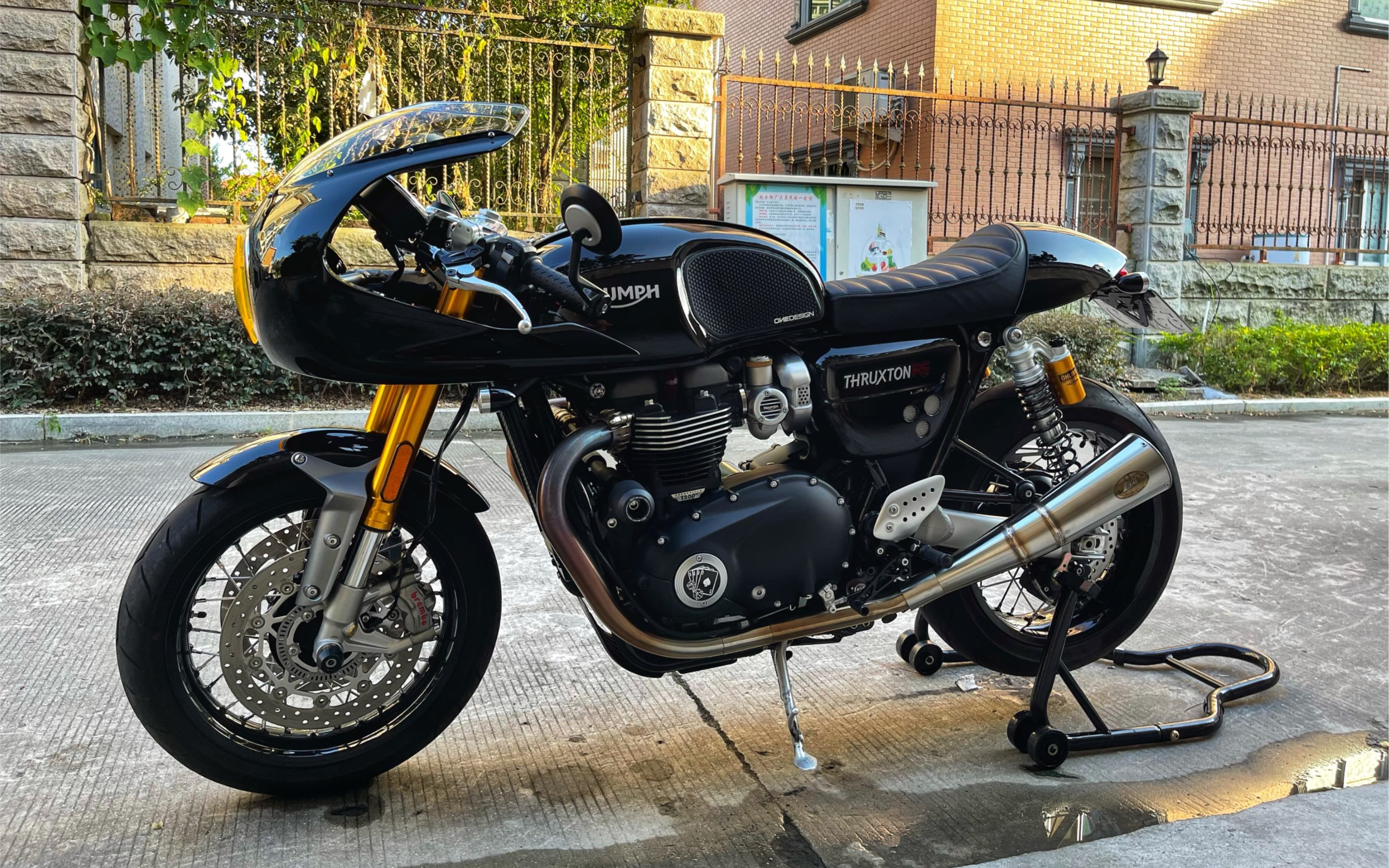 Thruxton RS:和朋友的日常哔哩哔哩bilibili