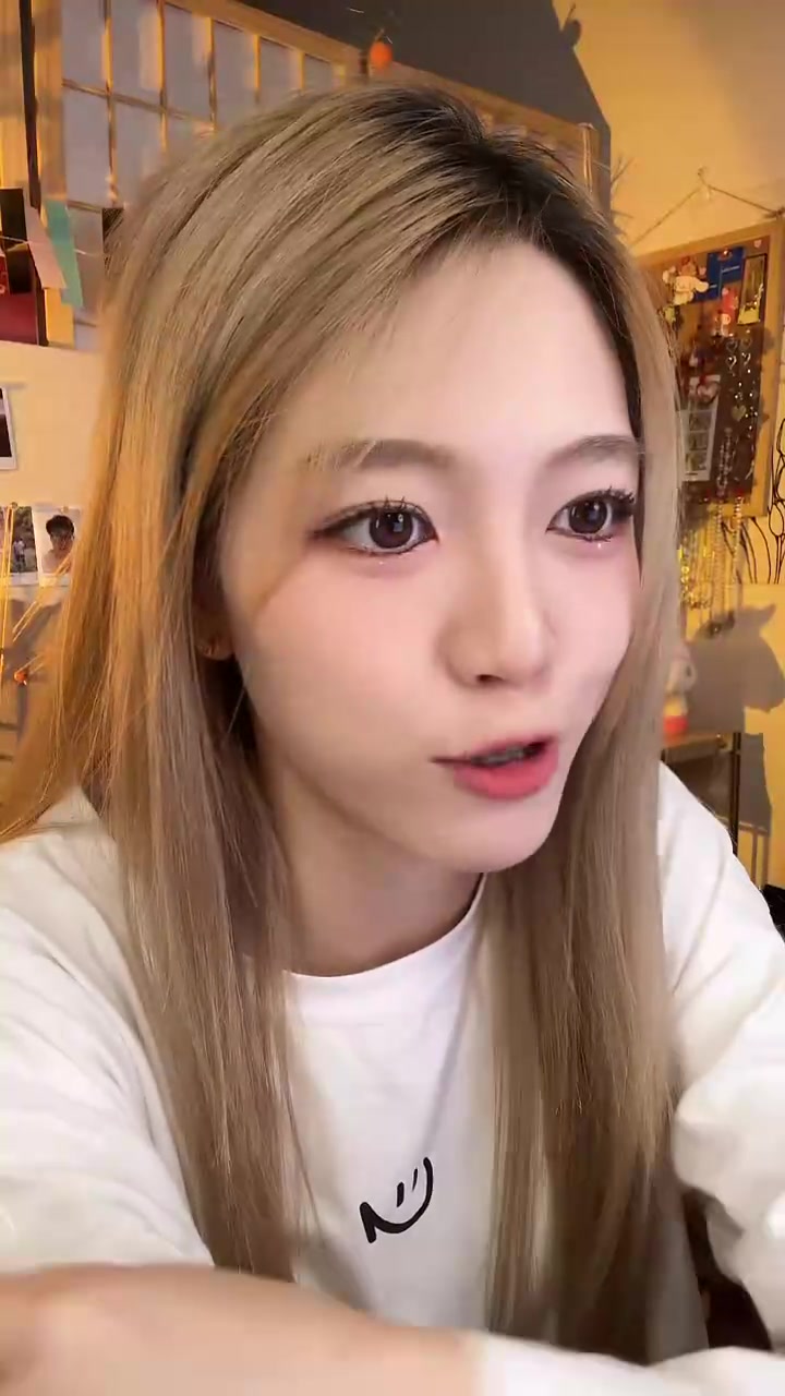 【易嘉爱】是不是很喜欢姐姐! 2024年03月13日16点56分