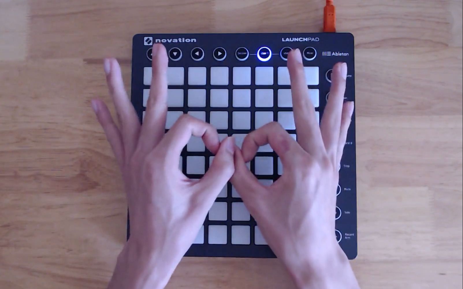 超梦幻!launchpad演奏电音神曲《monody》,简直酷炫到飞起!