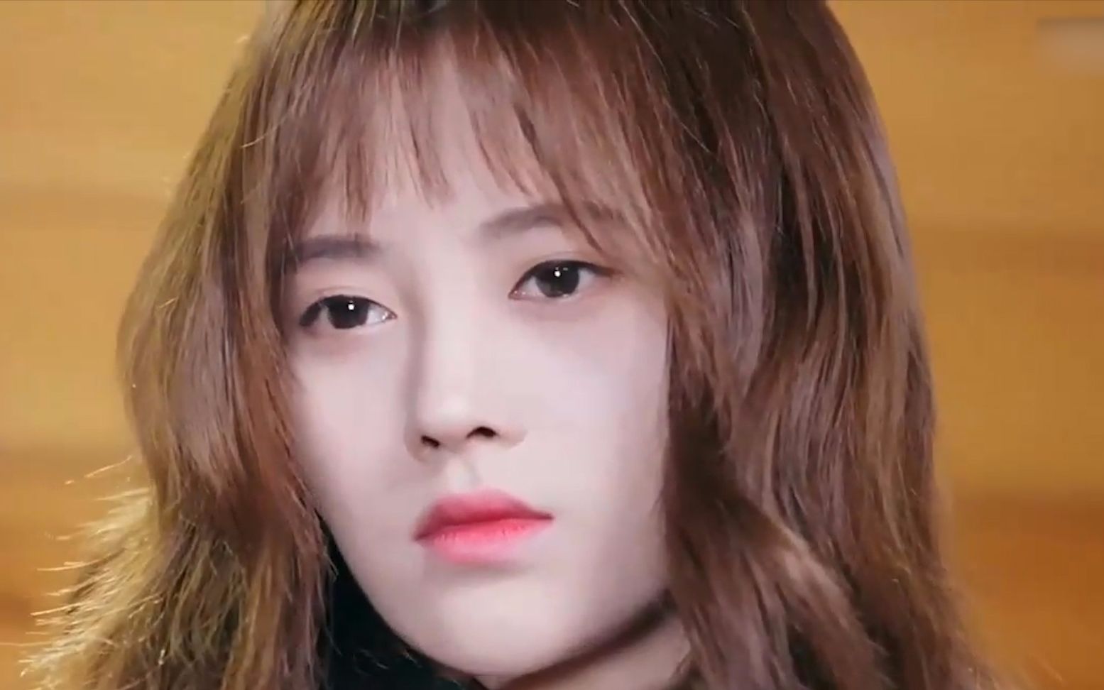 网红女歌手翻唱《雨蝶》,一开口我懵了,也太魔性了吧