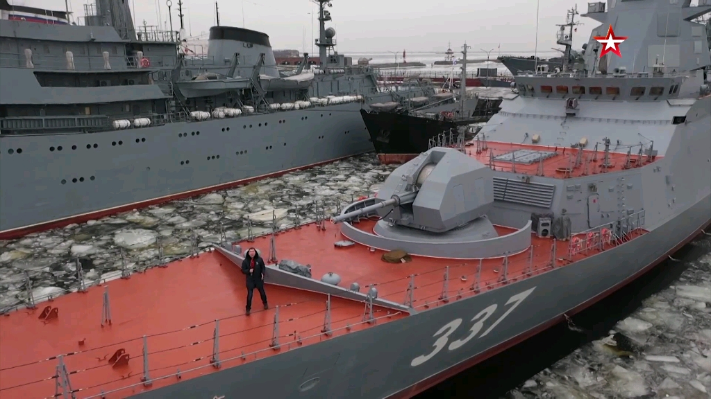 走近20385护卫舰"轰鸣"号