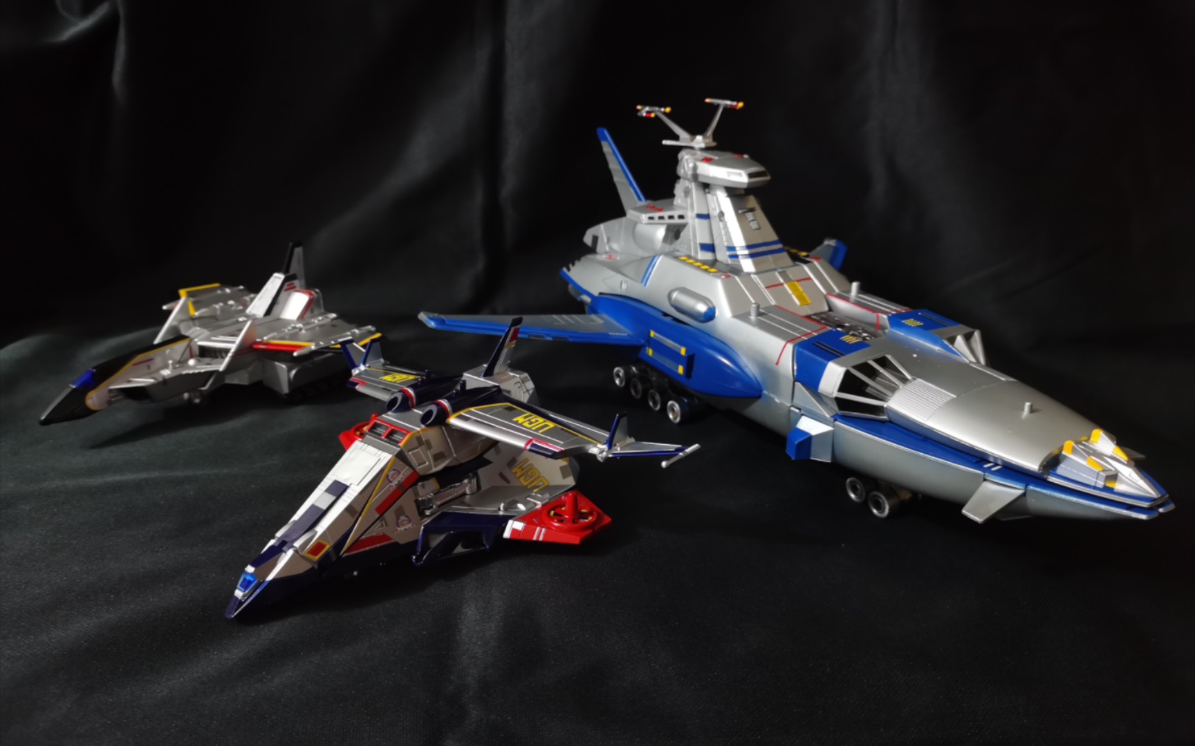 爱迪奥特曼飞机,ugm战机,空中战车,银色雄鹰,宇宙玛咪,dx玩具重涂