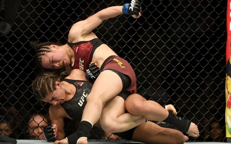 比赛分析中国第一位ufc金腰带的42秒张伟丽vs安德拉德