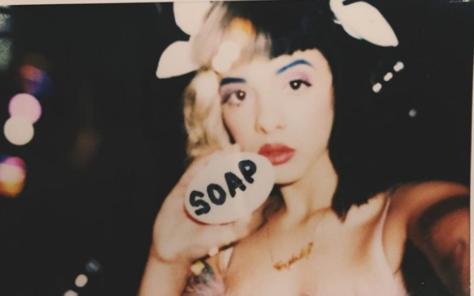 [图]好喜欢那个泡泡水滴 《Soap》 Melanie Martinez 沃尔沃S90 宝华韦健 Ｂ＆Ｗ