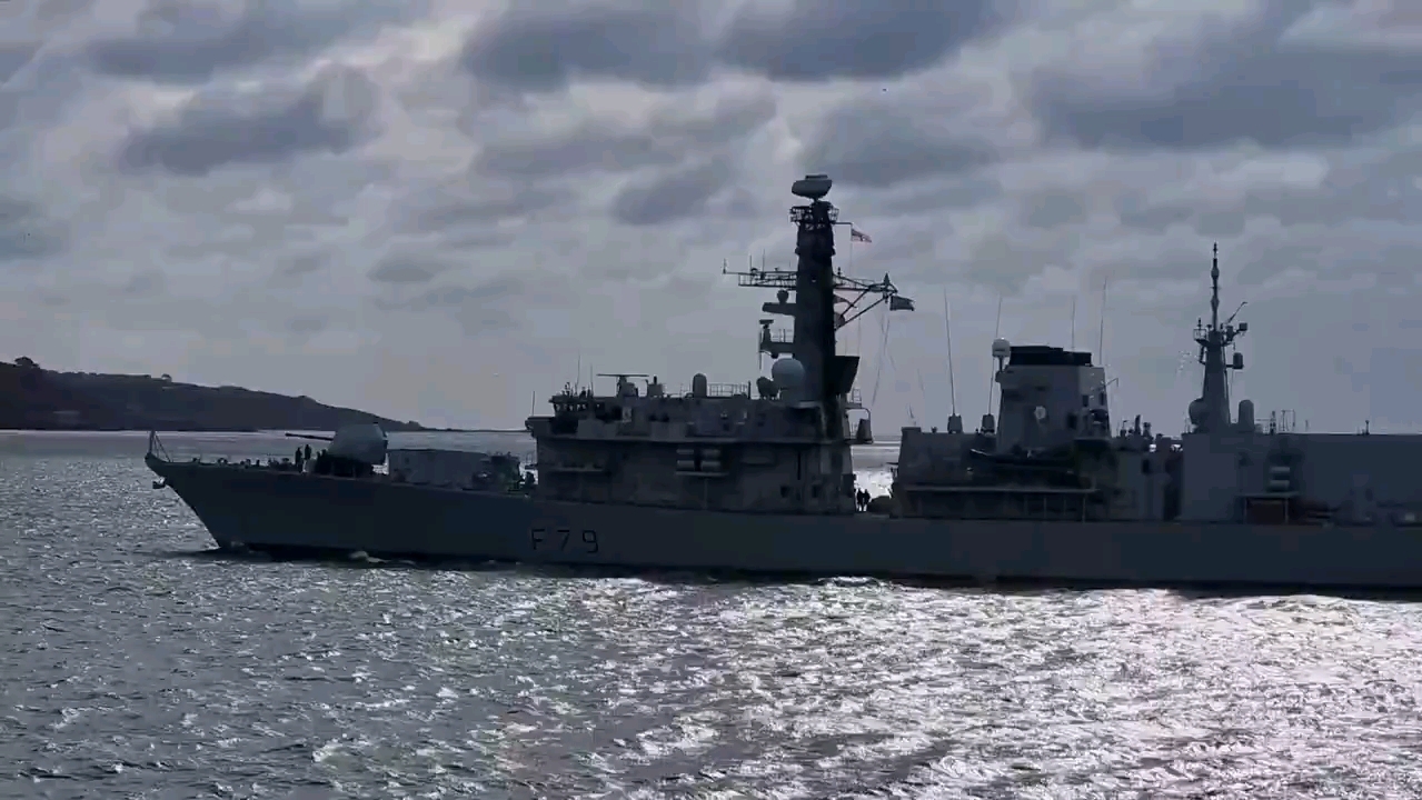 【皇家海军】英国皇家海军23型护卫舰“波特兰”(F79 HMS Portland)从德文波特出发前往法斯雷恩港(2023.10.17)哔哩哔哩bilibili