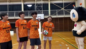 ハイキュー 西谷夕の名シーン 足でレシーブ は本当に出来るのか 挑戦してみた 哔哩哔哩 つロ干杯 Bilibili