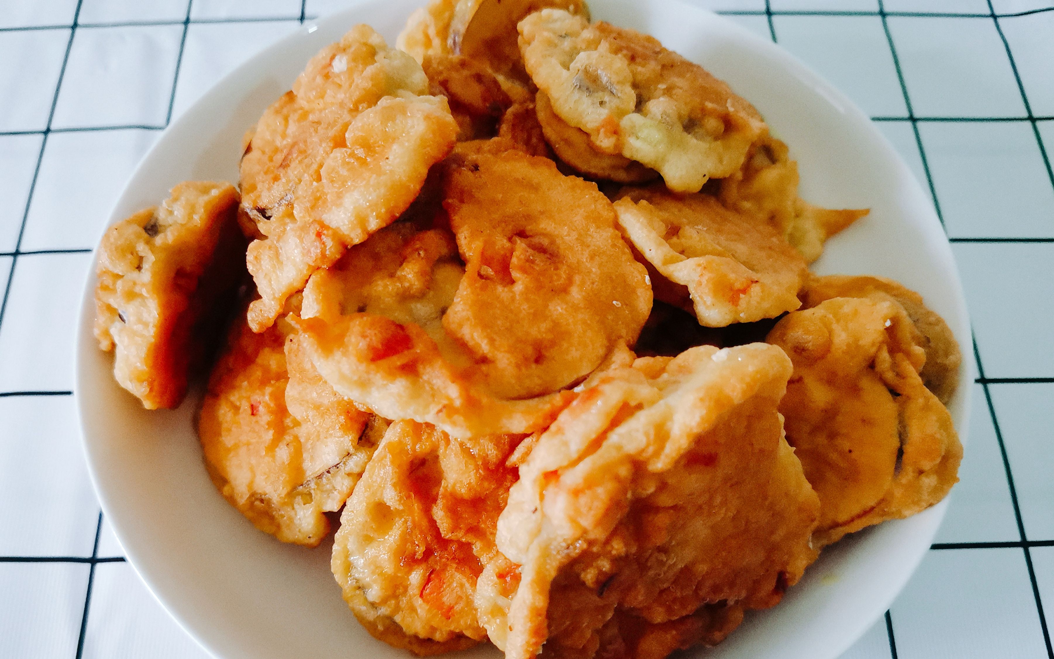 最简单的茄子饼蛋蛋带你来做一道最最最简单的茄子饼很简单又好吃