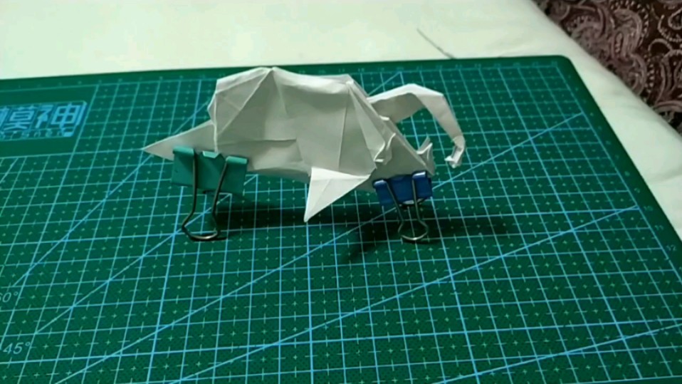 折纸灯笼鱼,设计:@折纸的纸之纸