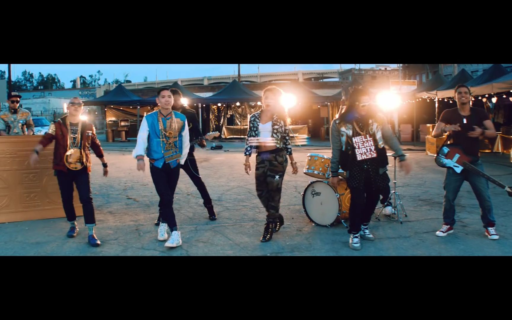 [图]【MV 油管1.3亿播放】Far East Movement,Cover Drive - Turn Up the Love（远东韵律）