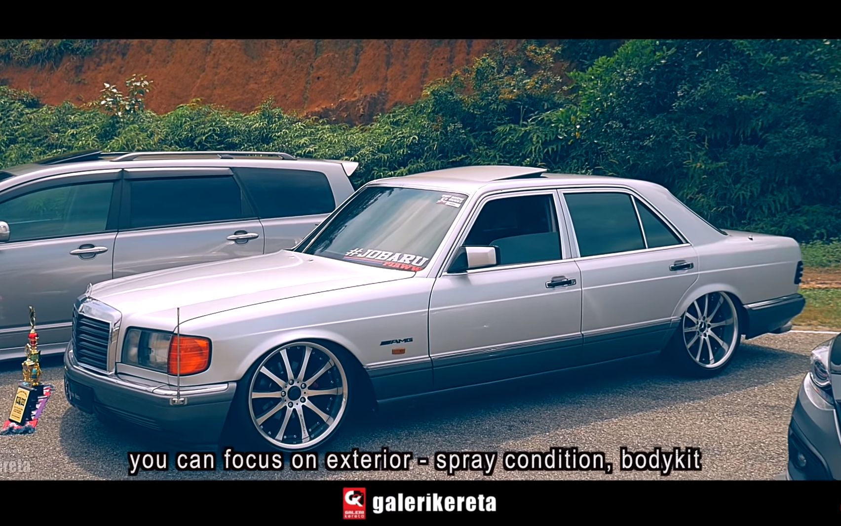 黑老大的姿态香槟金虎头奔w126港片时代的回忆啊