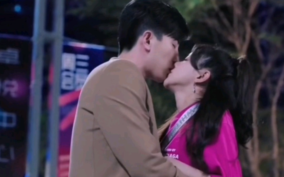 【承让夫妇】周程程温让吻戏合集