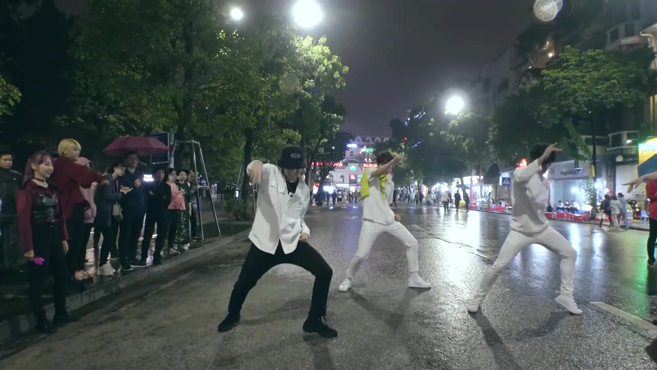 【THE J 舞团】KINGPIN的随机舞蹈 in 越南河内 RANDOM DANCE in Hanoi, Vietnam by KINGPIN哔哩哔哩bilibili