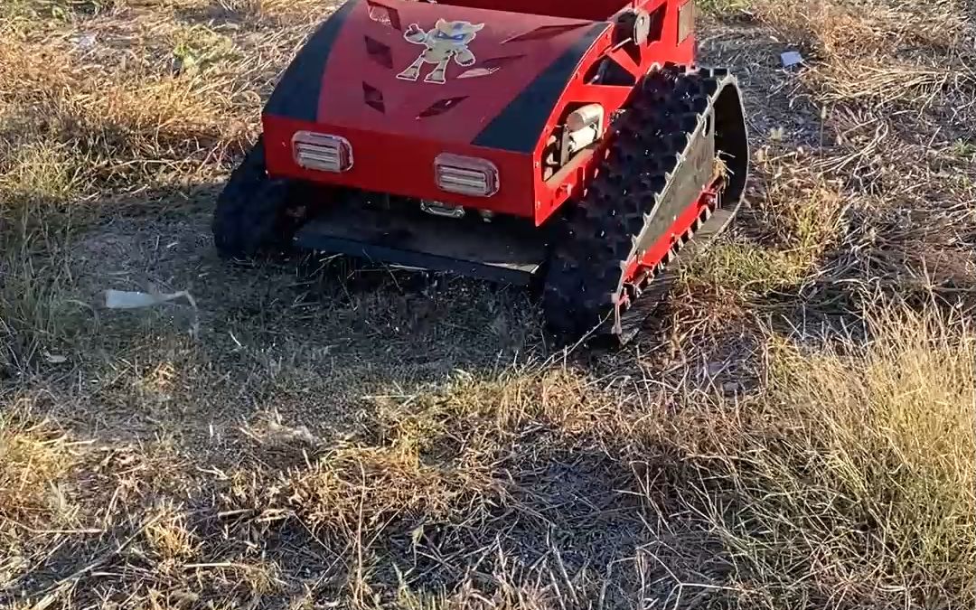 履带式遥控割草机 16马力履带式除草机 草坪堤坝荒草割草机