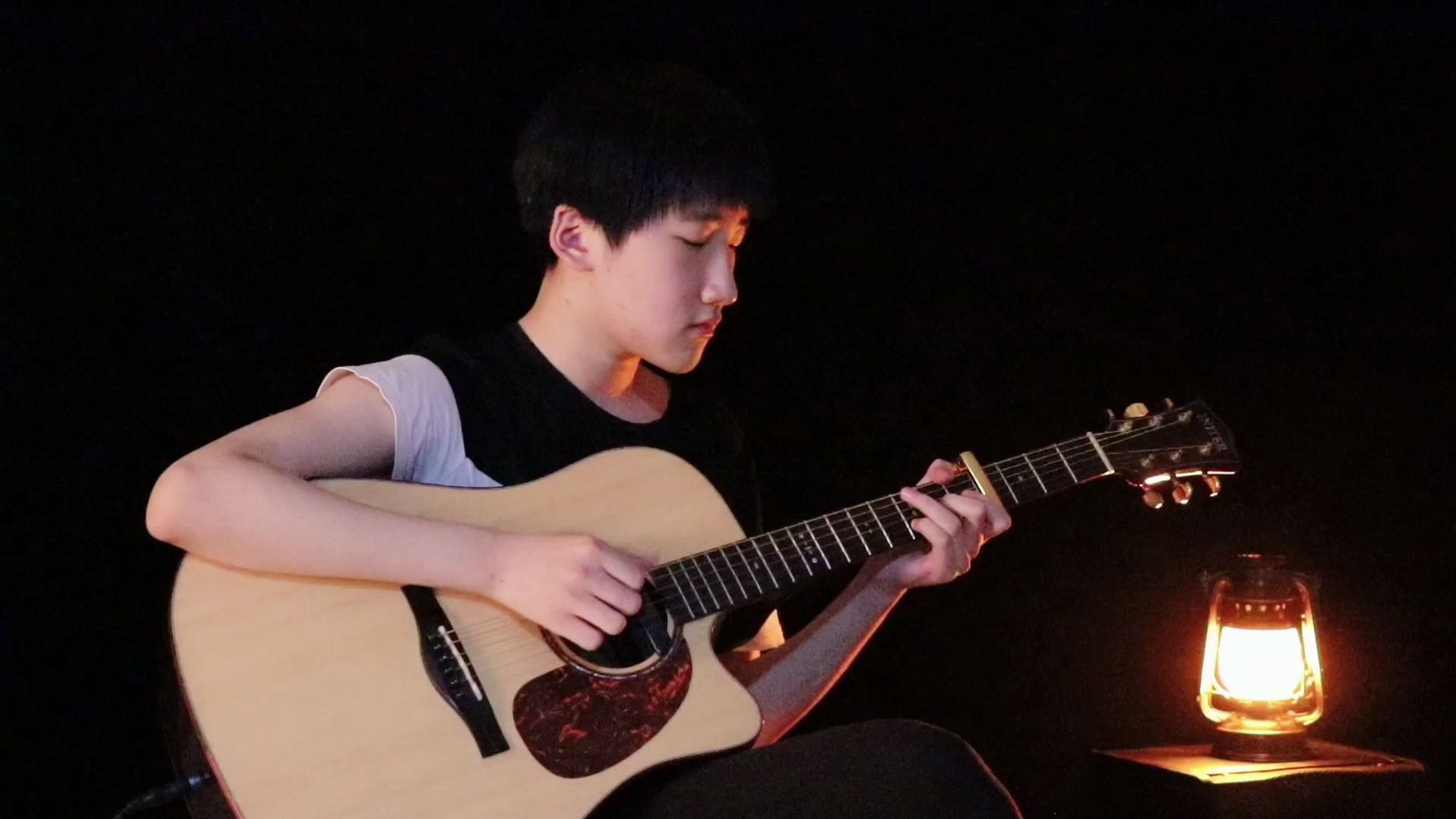 活动  枫叶城 杨昊昆老师中国风吉他曲