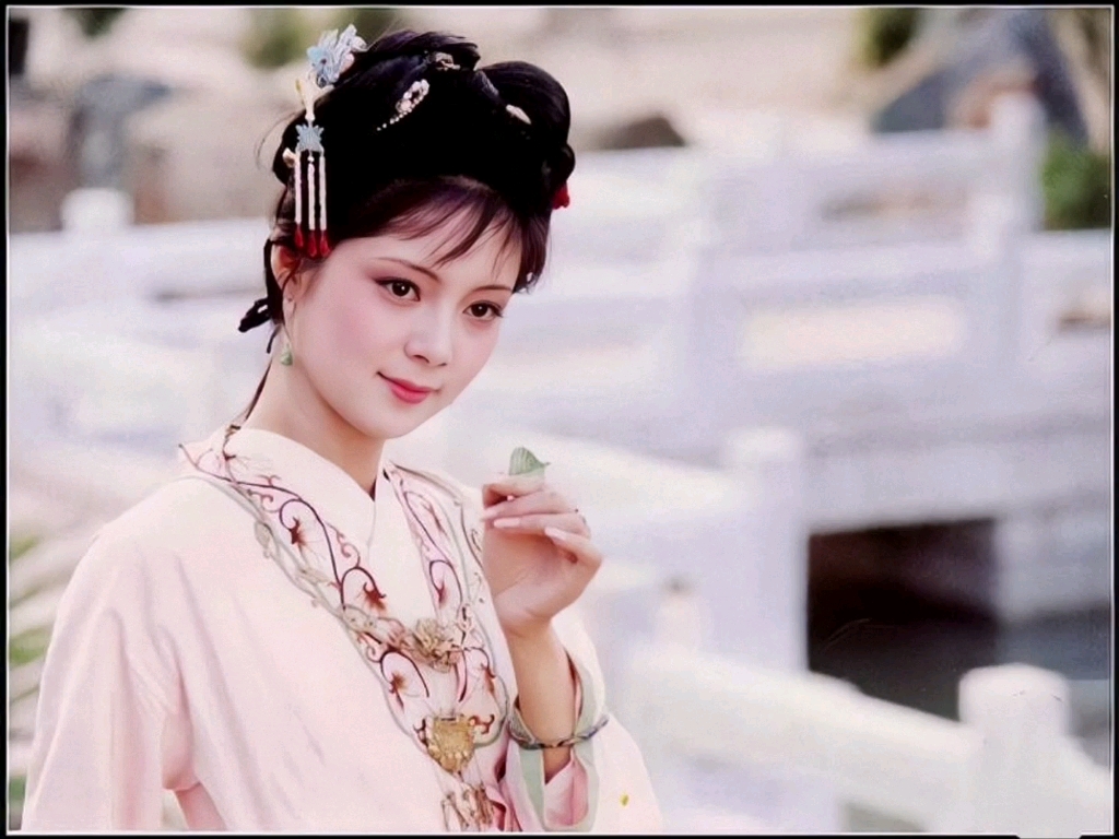 八七87版红楼宝钗黛玉合影三春合影探春惜春迎春怡红院一大家子()