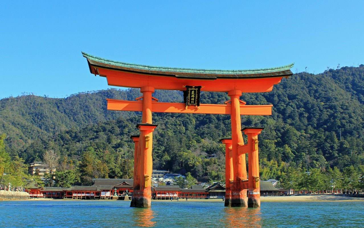 宫岛严岛神社结婚仪式三种和服