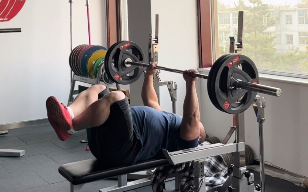 窄卧推100公斤x36